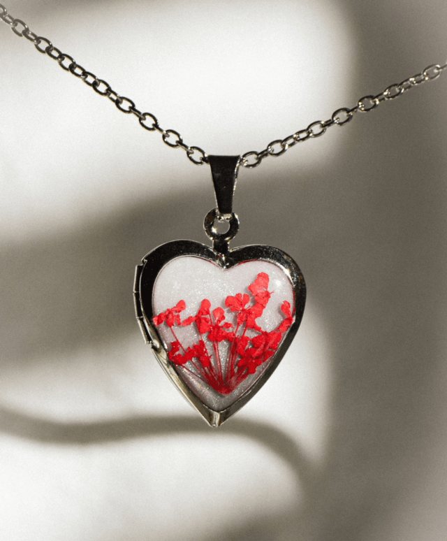 Locket flor vermelha 
